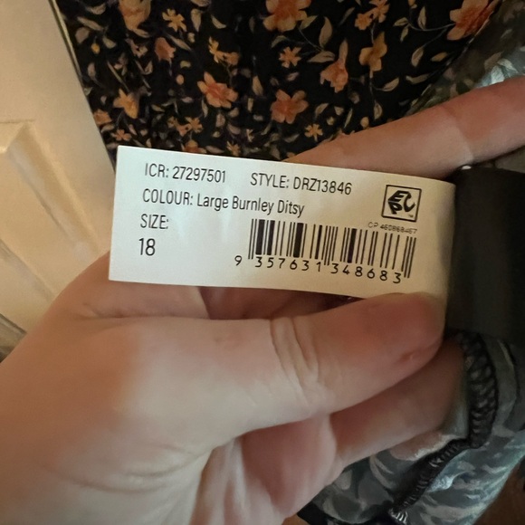 Ever New Black and Orange Floral Wrap Dress in SIZE 18 - Picture 2 of 3